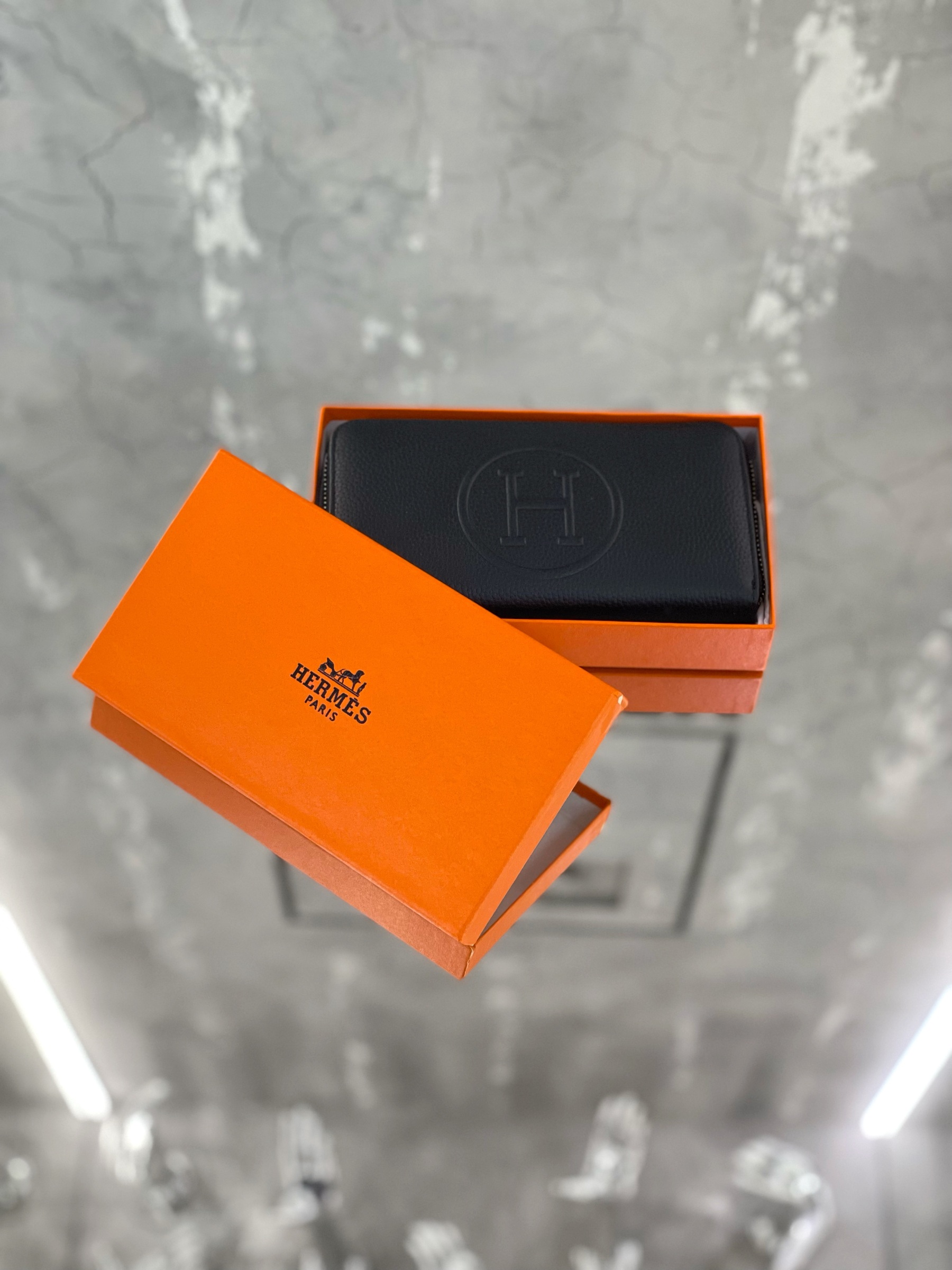 HERMÈS — NO LOGO STORE