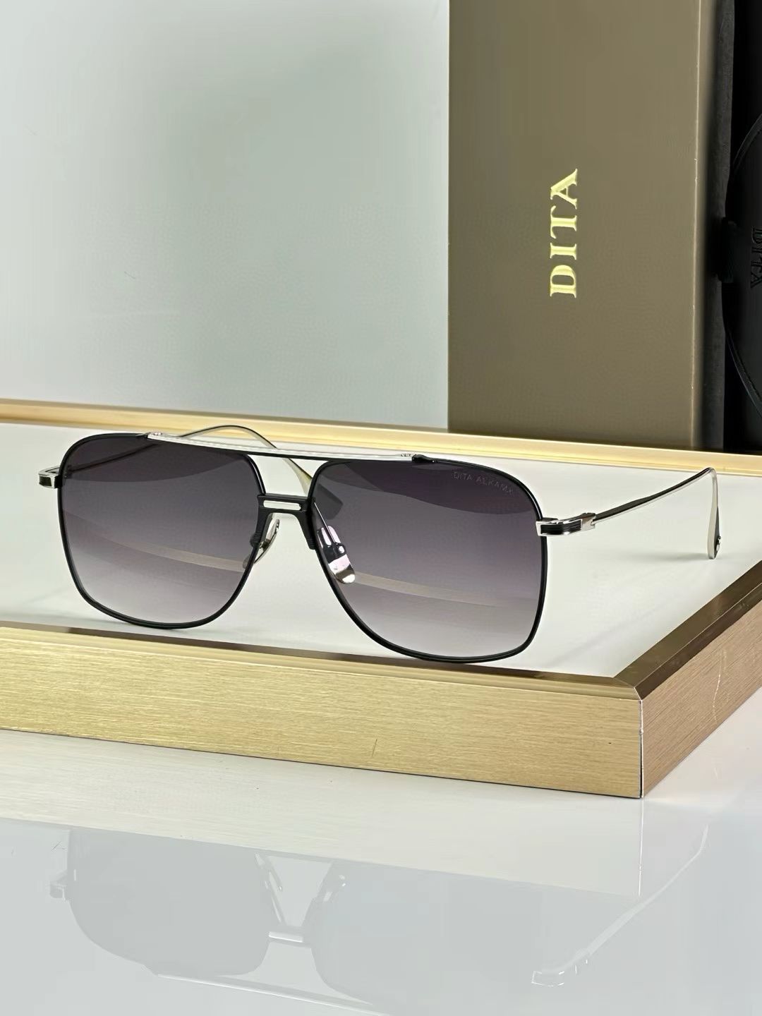DITA — NO LOGO STORE
