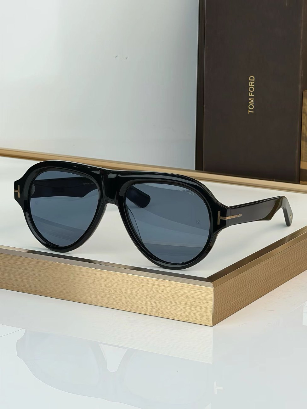 TOM FORD — NO LOGO STORE
