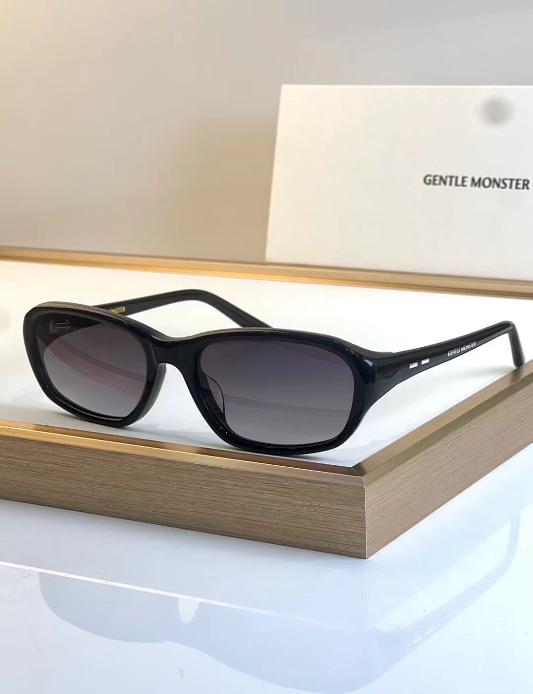 GENTLE MONSTER — NO LOGO STORE
