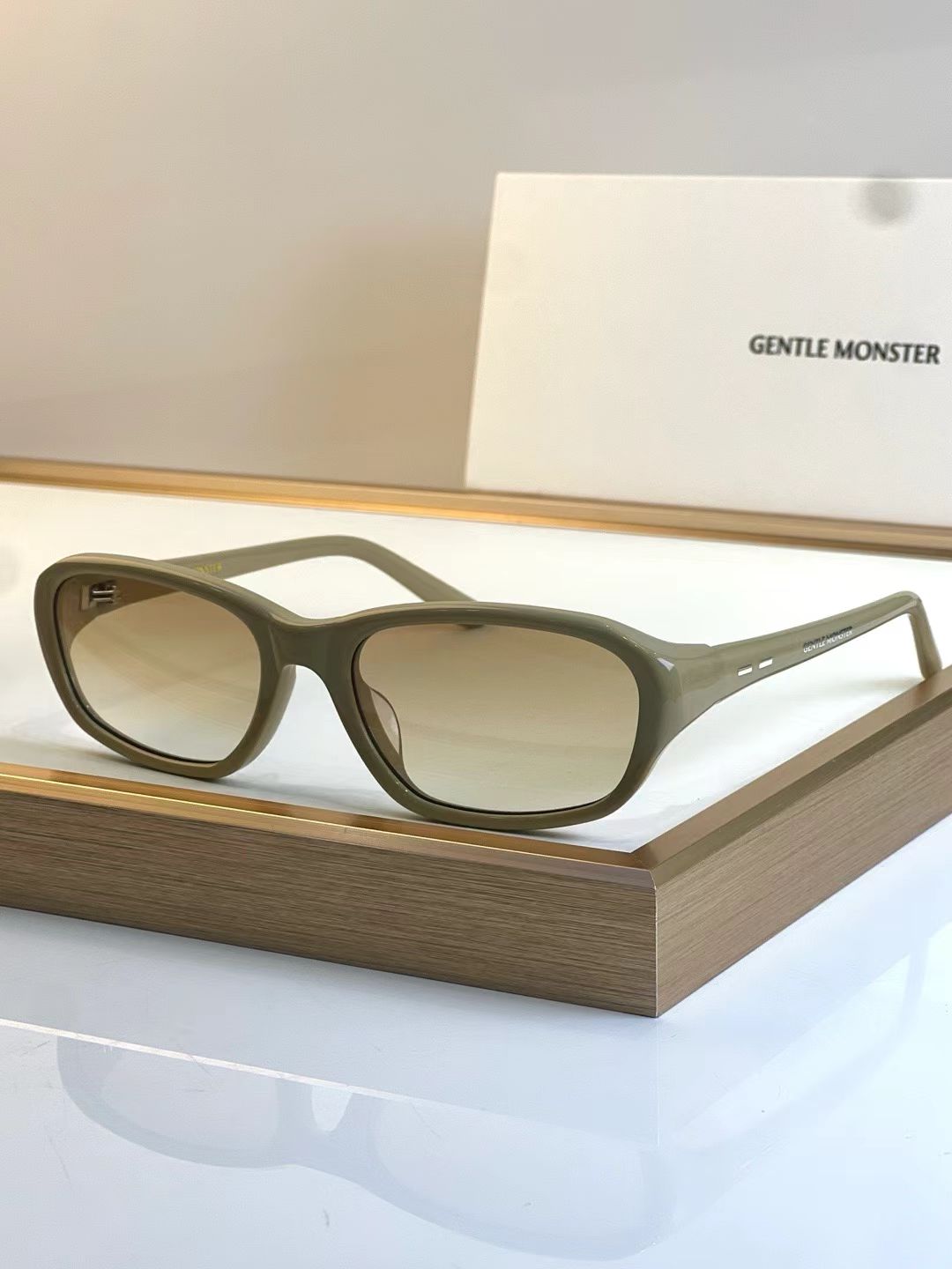 GENTLE MONSTER — NO LOGO STORE