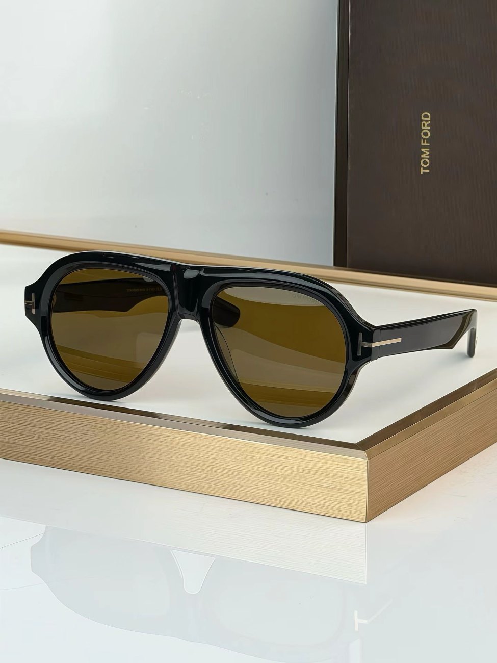 TOM FORD — NO LOGO STORE