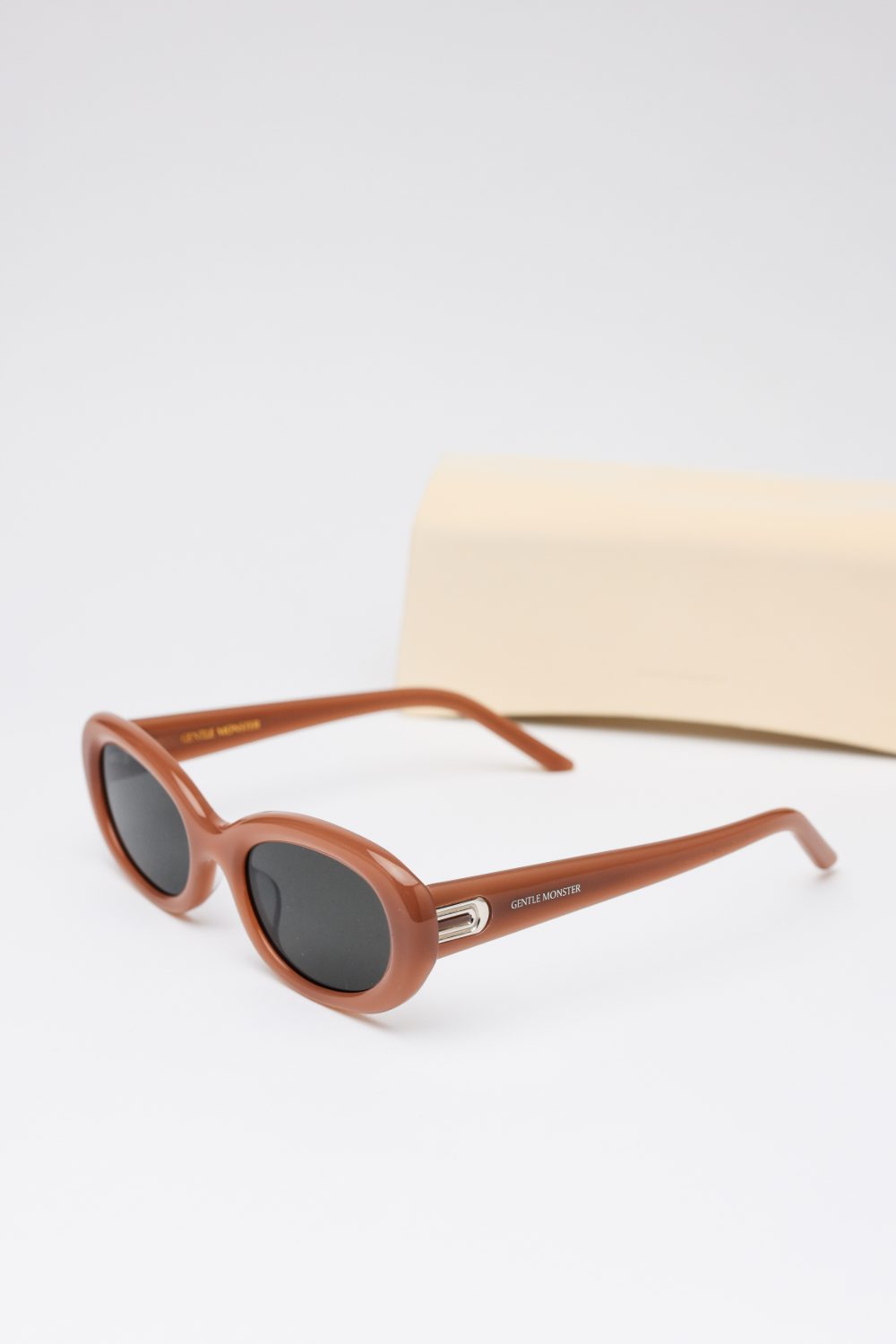 GENTLE MONSTER — NO LOGO STORE