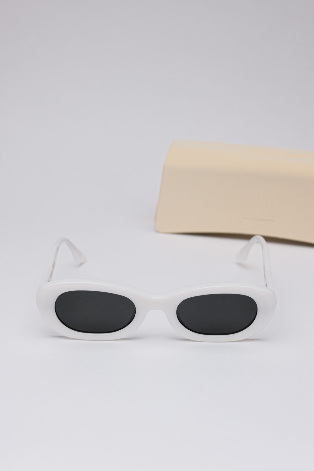 GENTLE MONSTER — Очки, NO LOGO STORE (фото 2)