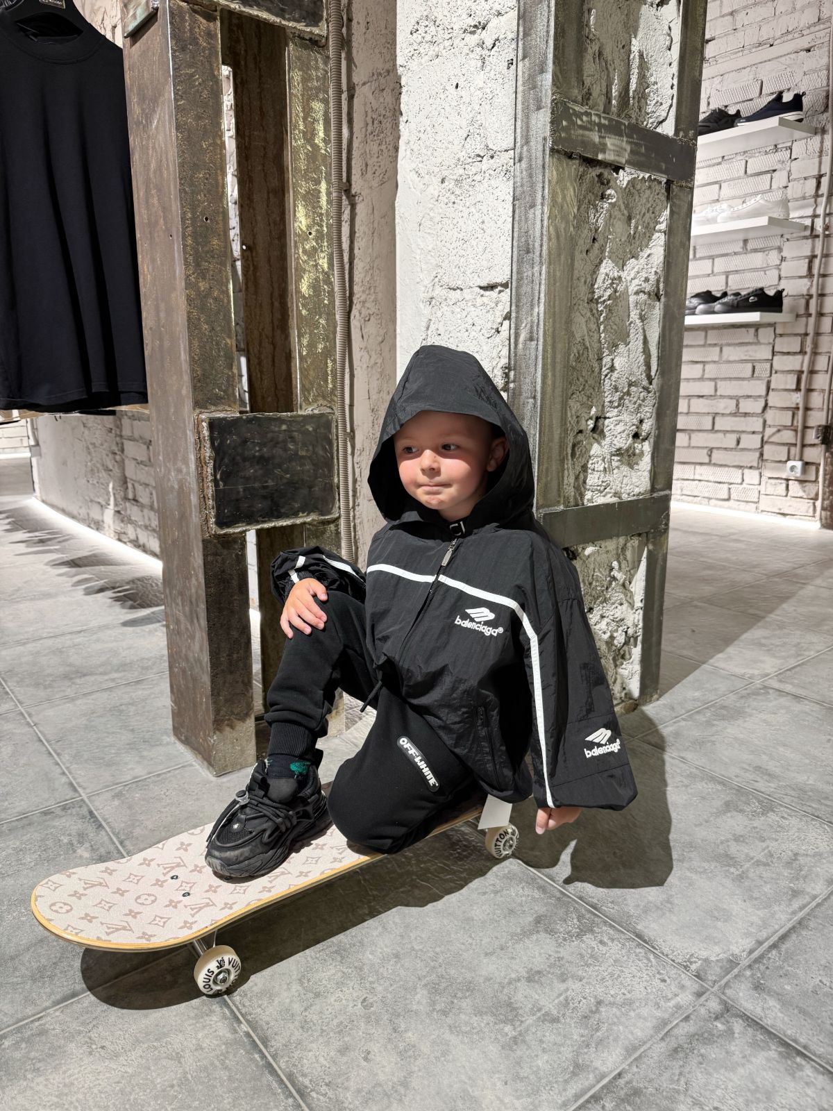 Ветровка BALENCIAGA — NO LOGO STORE