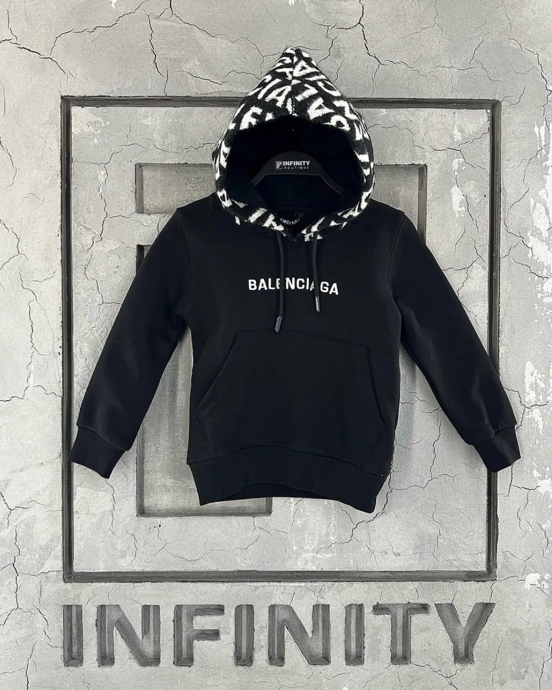 Худи BALENCIAGA — NO LOGO STORE