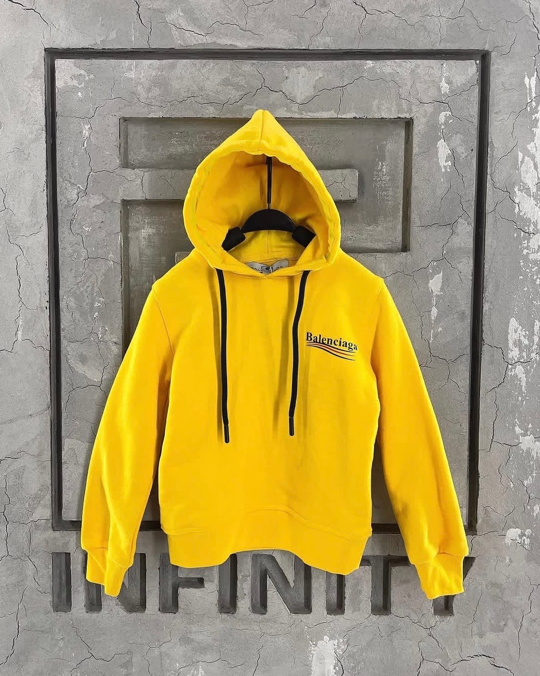 Худи BALENCIAGA — NO LOGO STORE