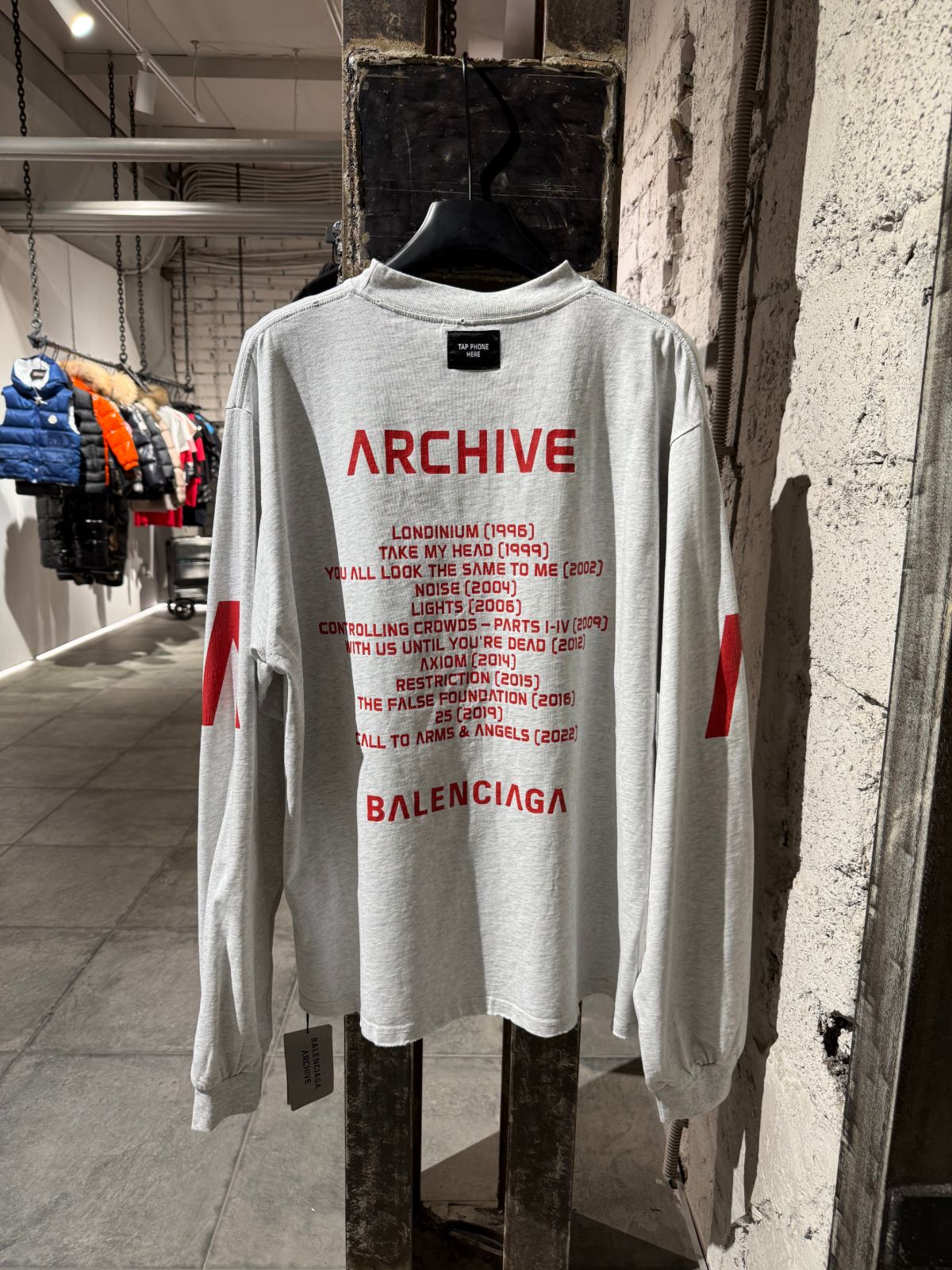 Лонгслив BALENCIAGA — NO LOGO STORE