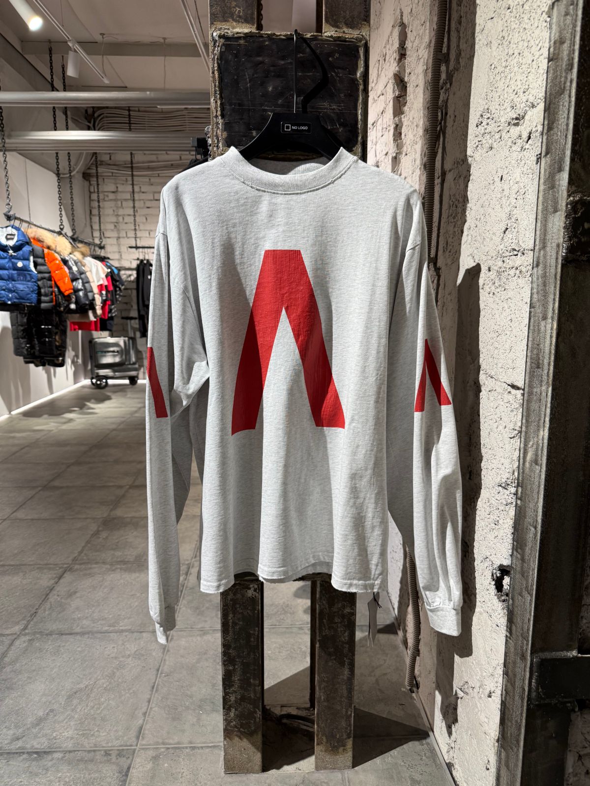 Лонгслив BALENCIAGA — Мужское, NO LOGO STORE (фото 2)