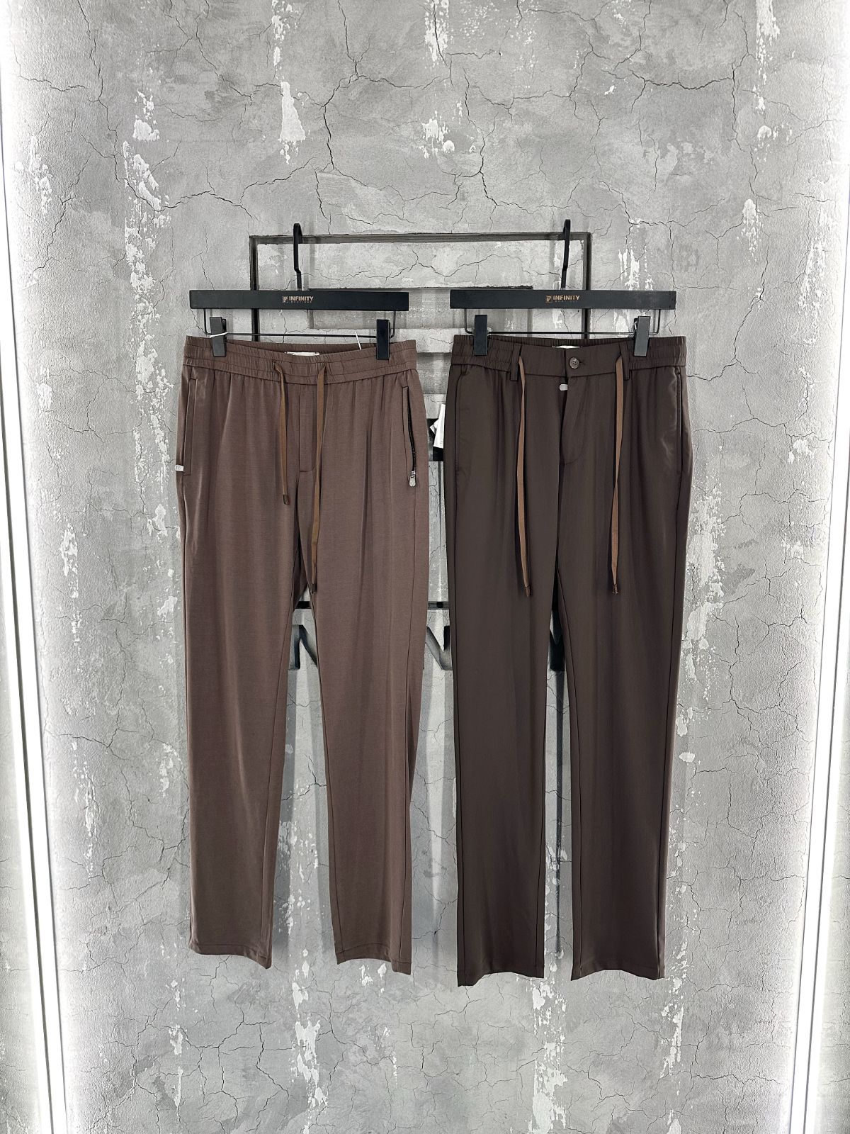 Брюки BRUNELLO CUCINELLI / DARK BROWN — NO LOGO STORE