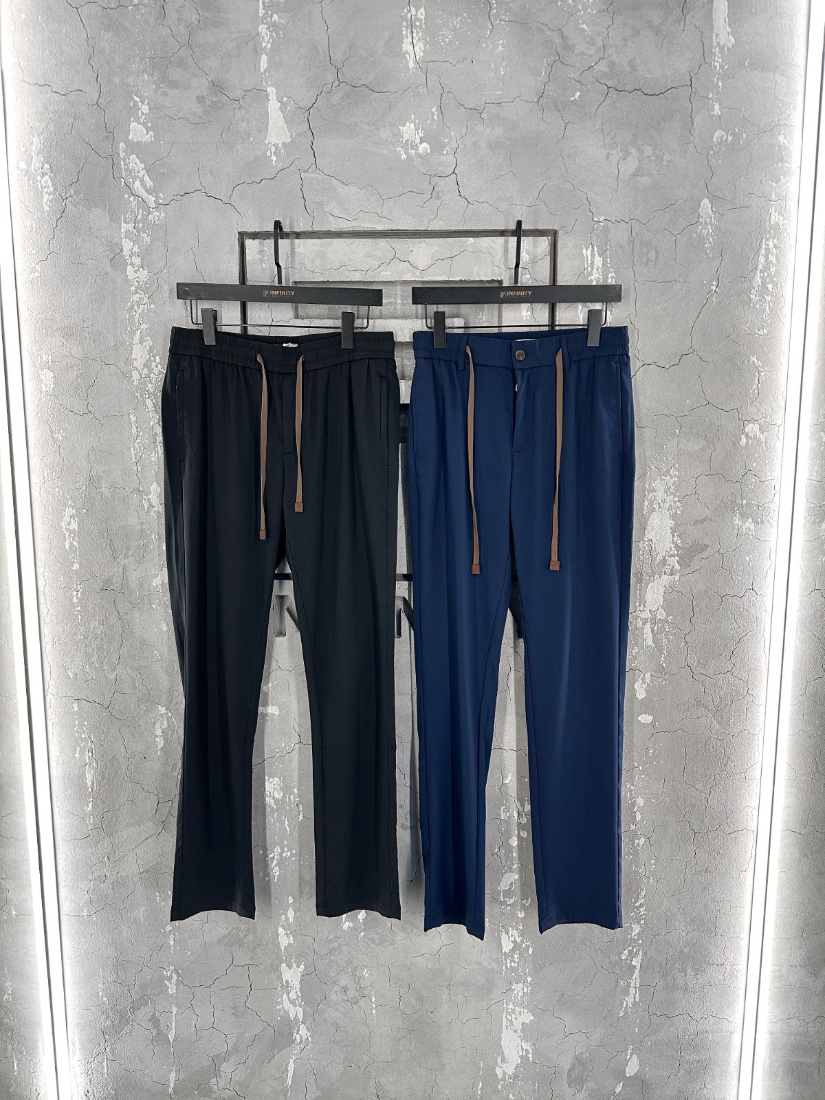 Брюки BRUNELLO CUCINELLI / DARK BLUE — NO LOGO STORE