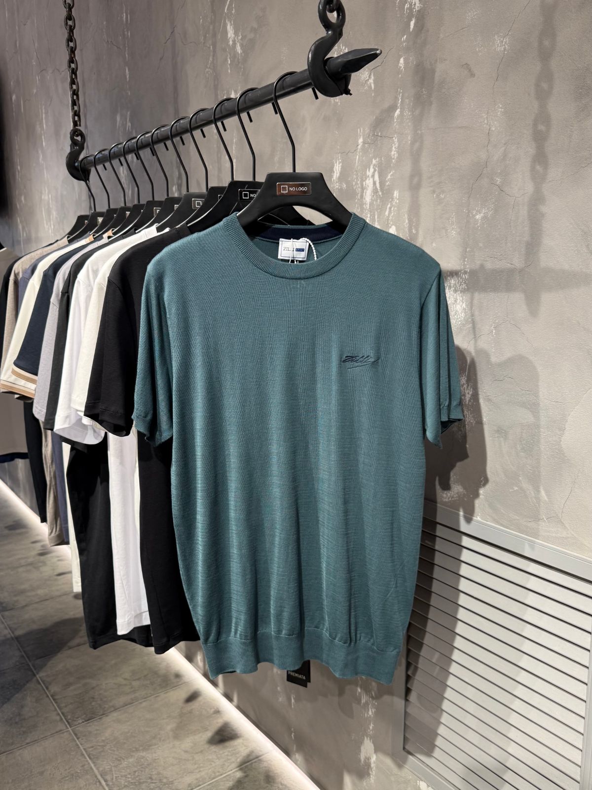Футболка ZILLI — NO LOGO STORE