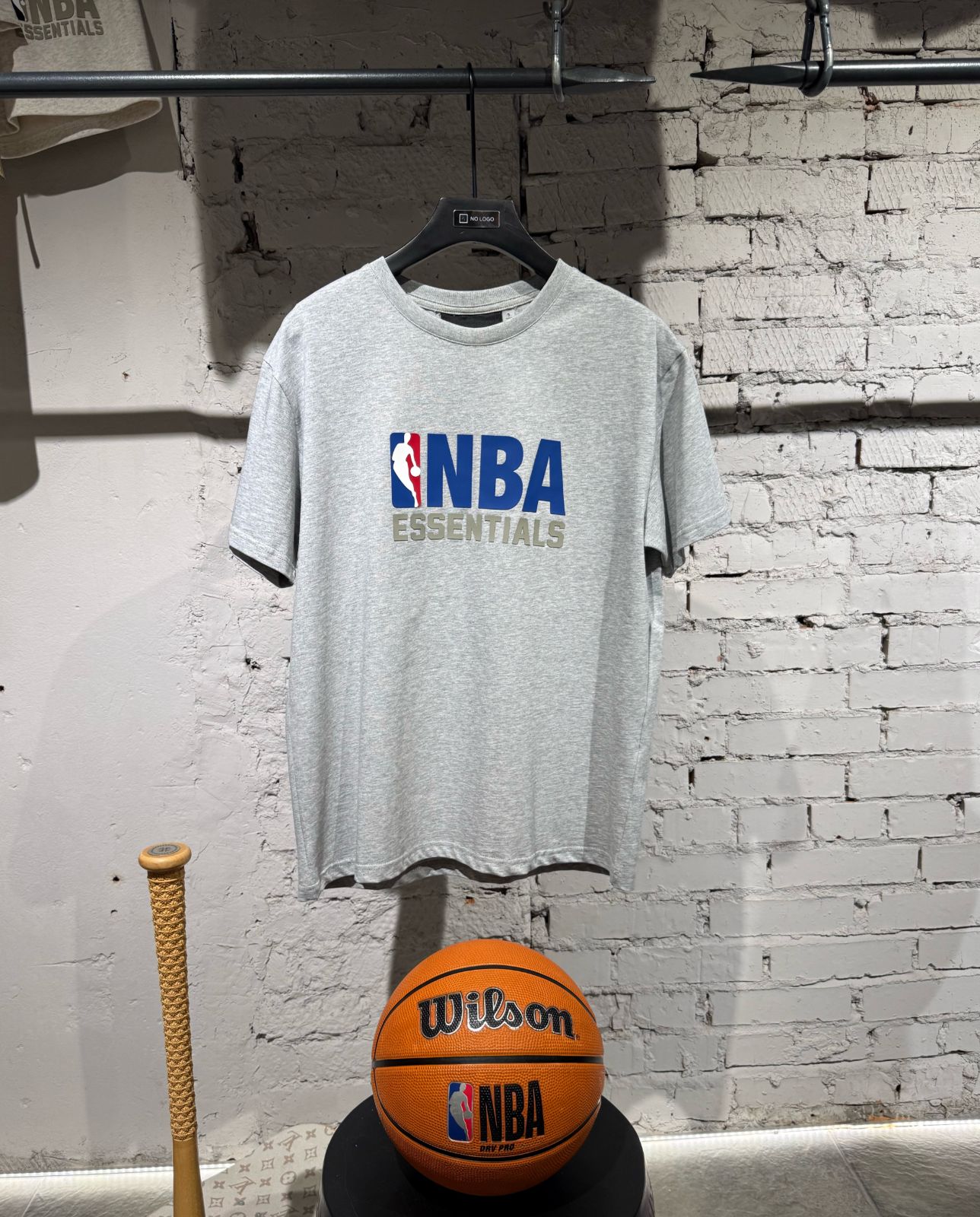 Футболка ESSENTIALS X NBA — NO LOGO STORE