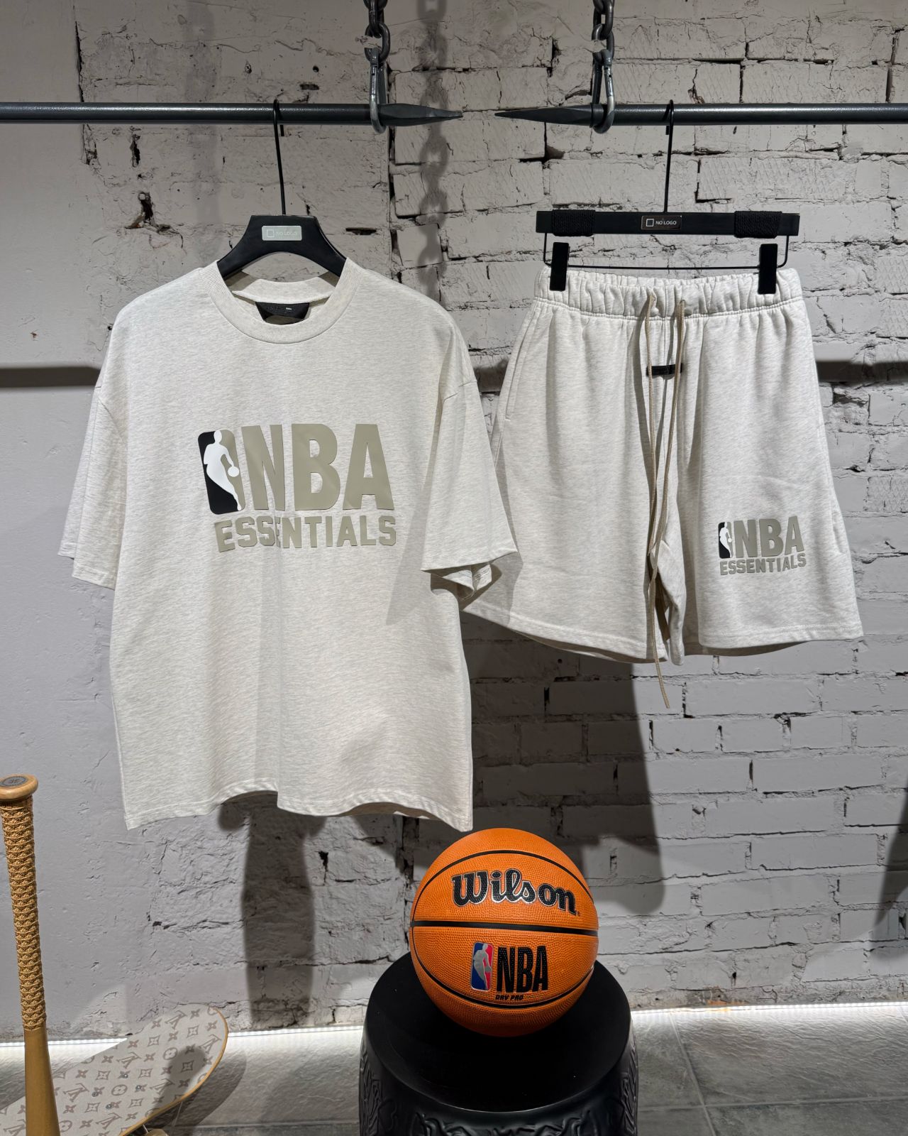 Футболка ESSENTIALS X NBA — NO LOGO STORE