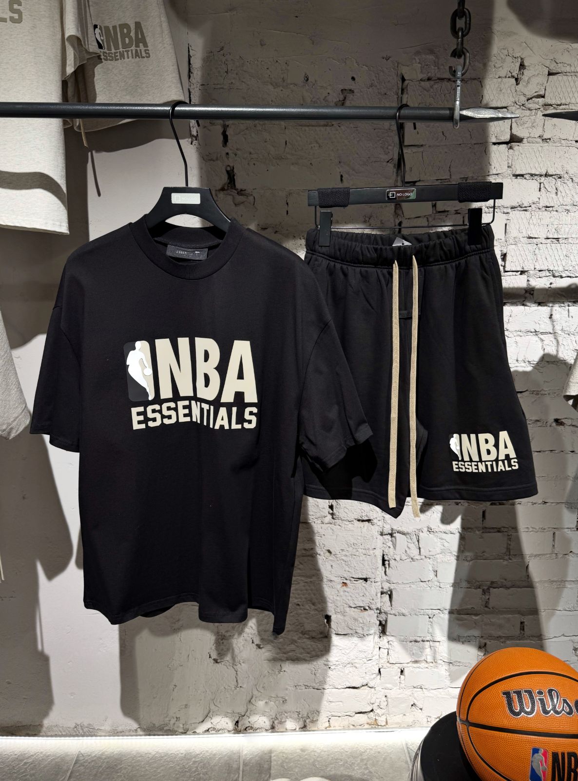 Шорты ESSENTIALS X NBA — NO LOGO STORE