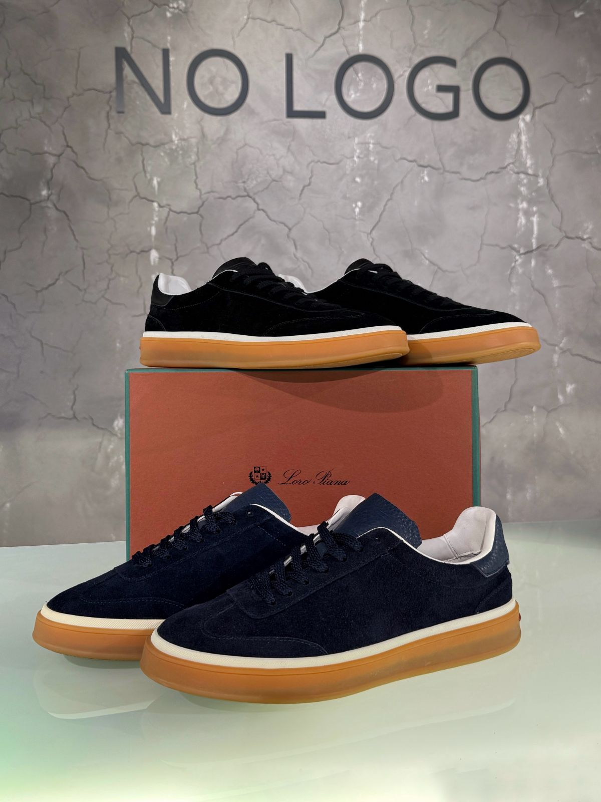 LORO PIANA / BLACK — NO LOGO STORE