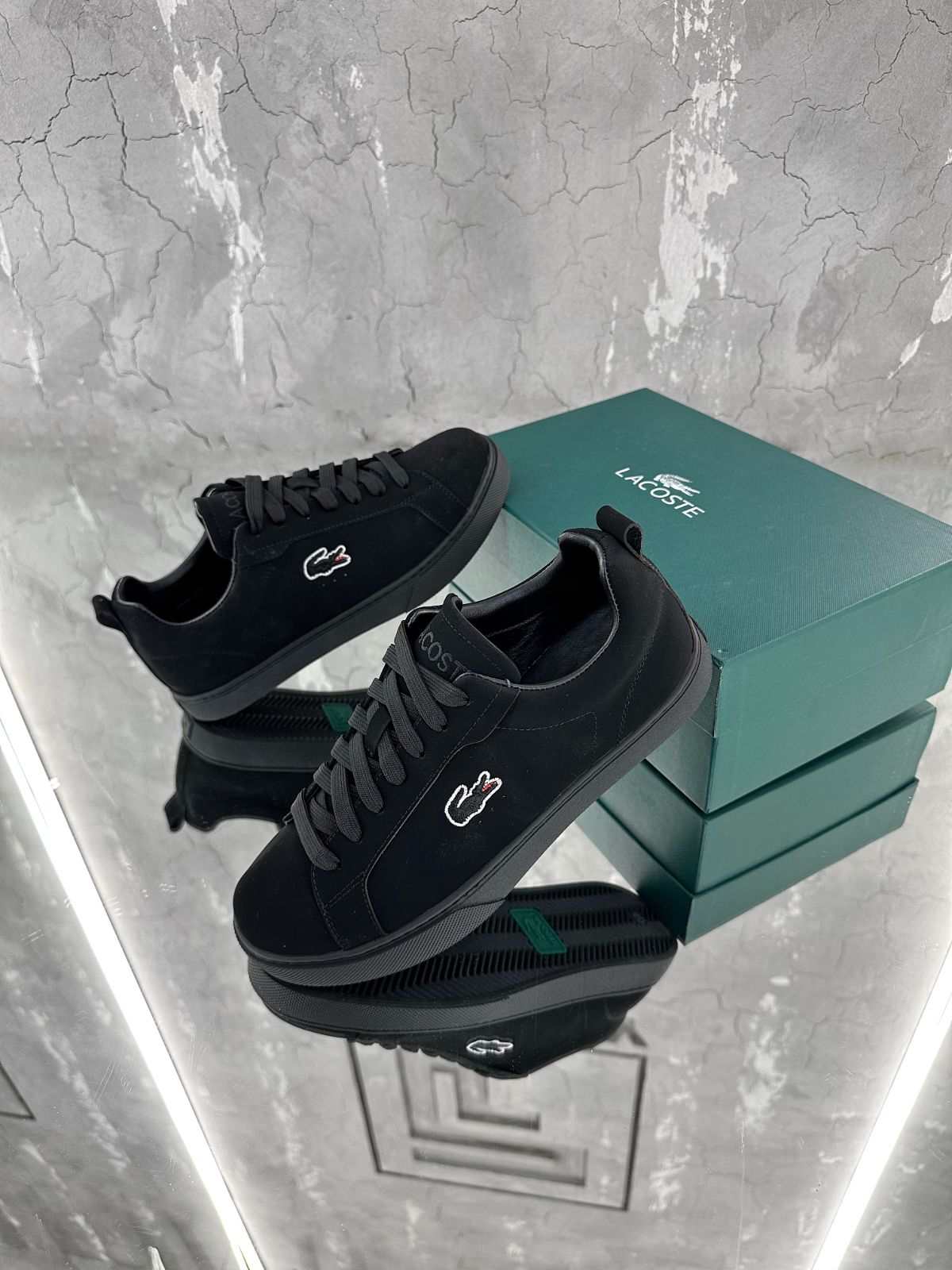 LACOSTE — NO LOGO STORE