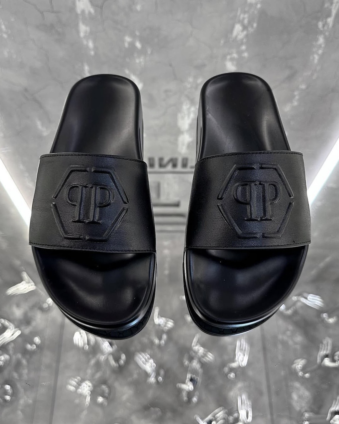 PHILIPP PLEIN — NO LOGO STORE