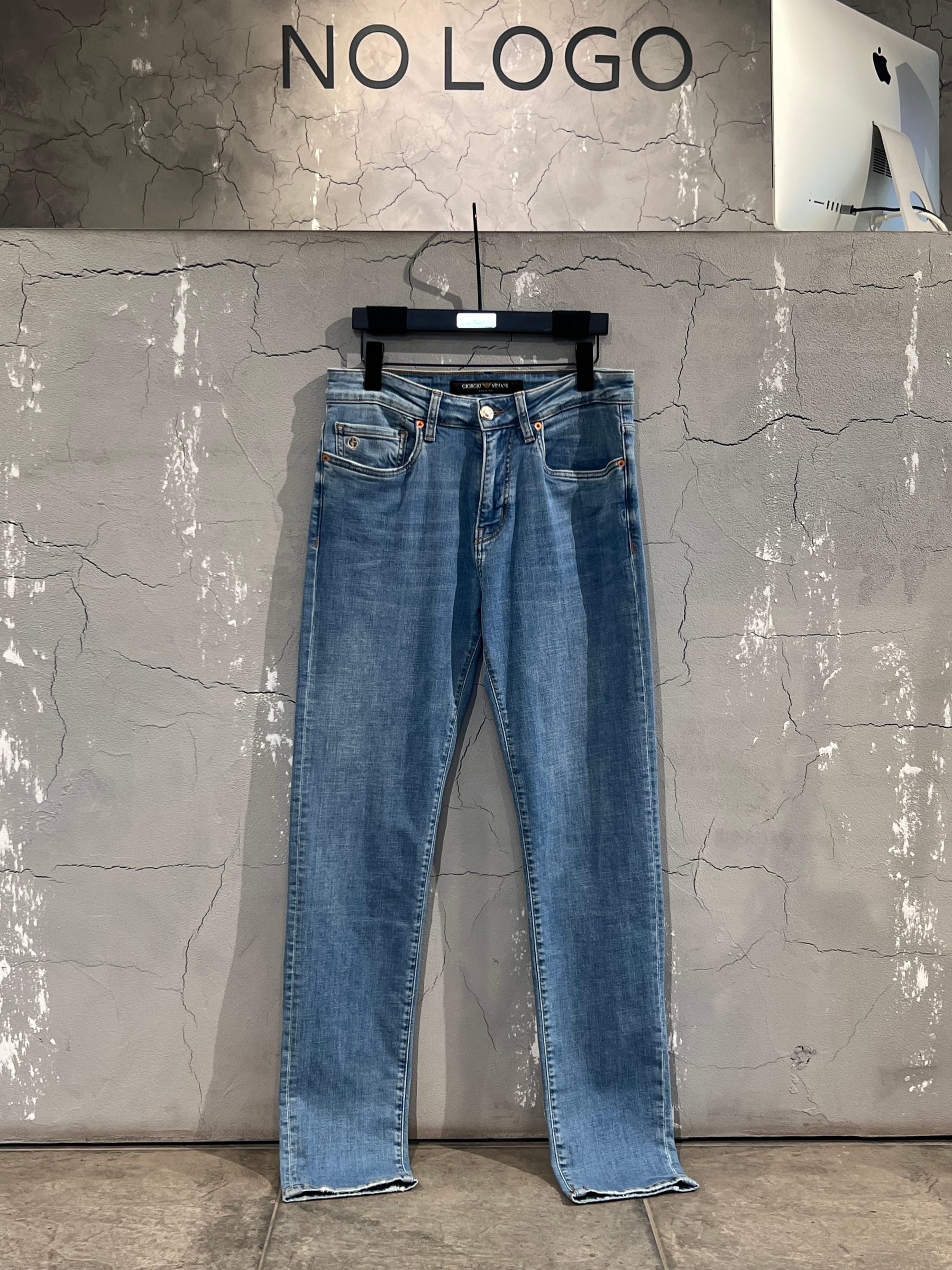 Джинсы GIORGIO ARMANI — NO LOGO STORE