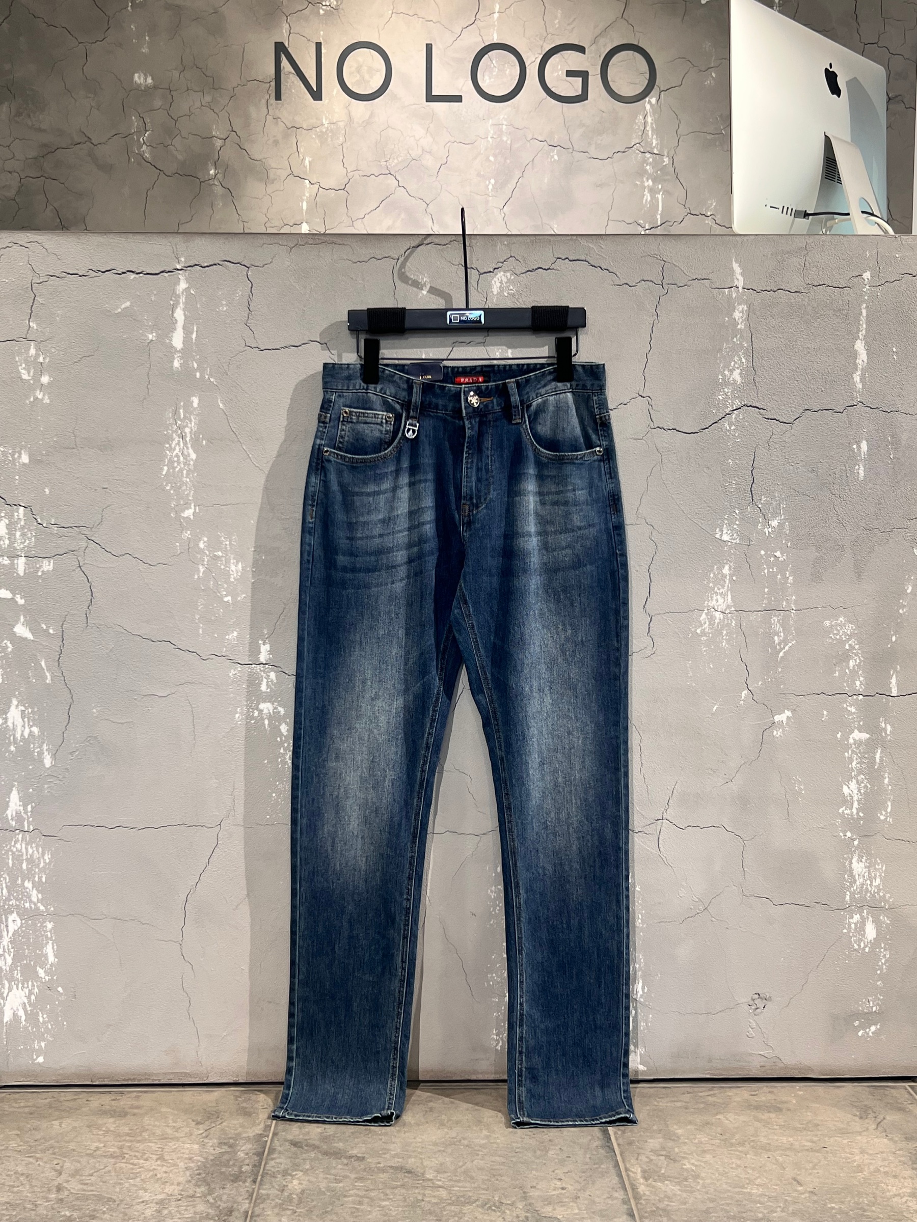 Джинсы PRADA — NO LOGO STORE
