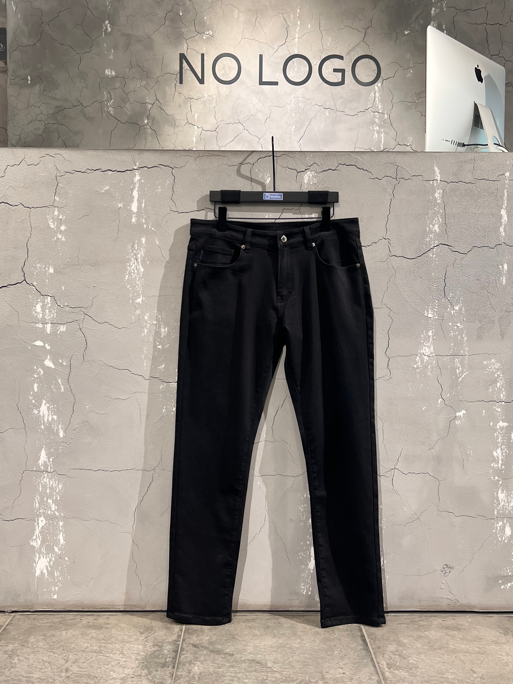 Джинсы PRADA — NO LOGO STORE