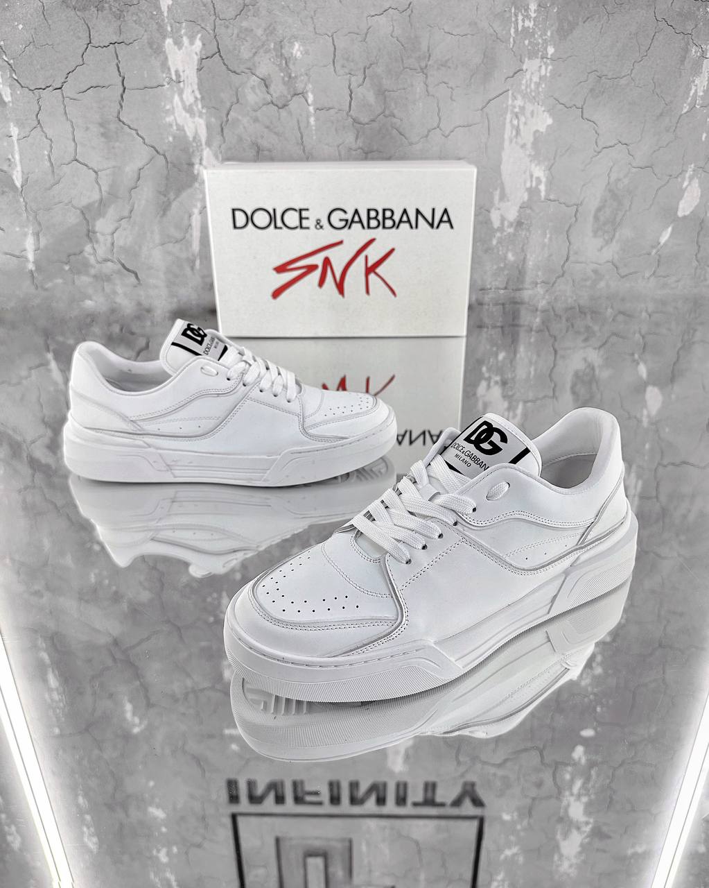 DOLCE & GABBANA — NO LOGO STORE