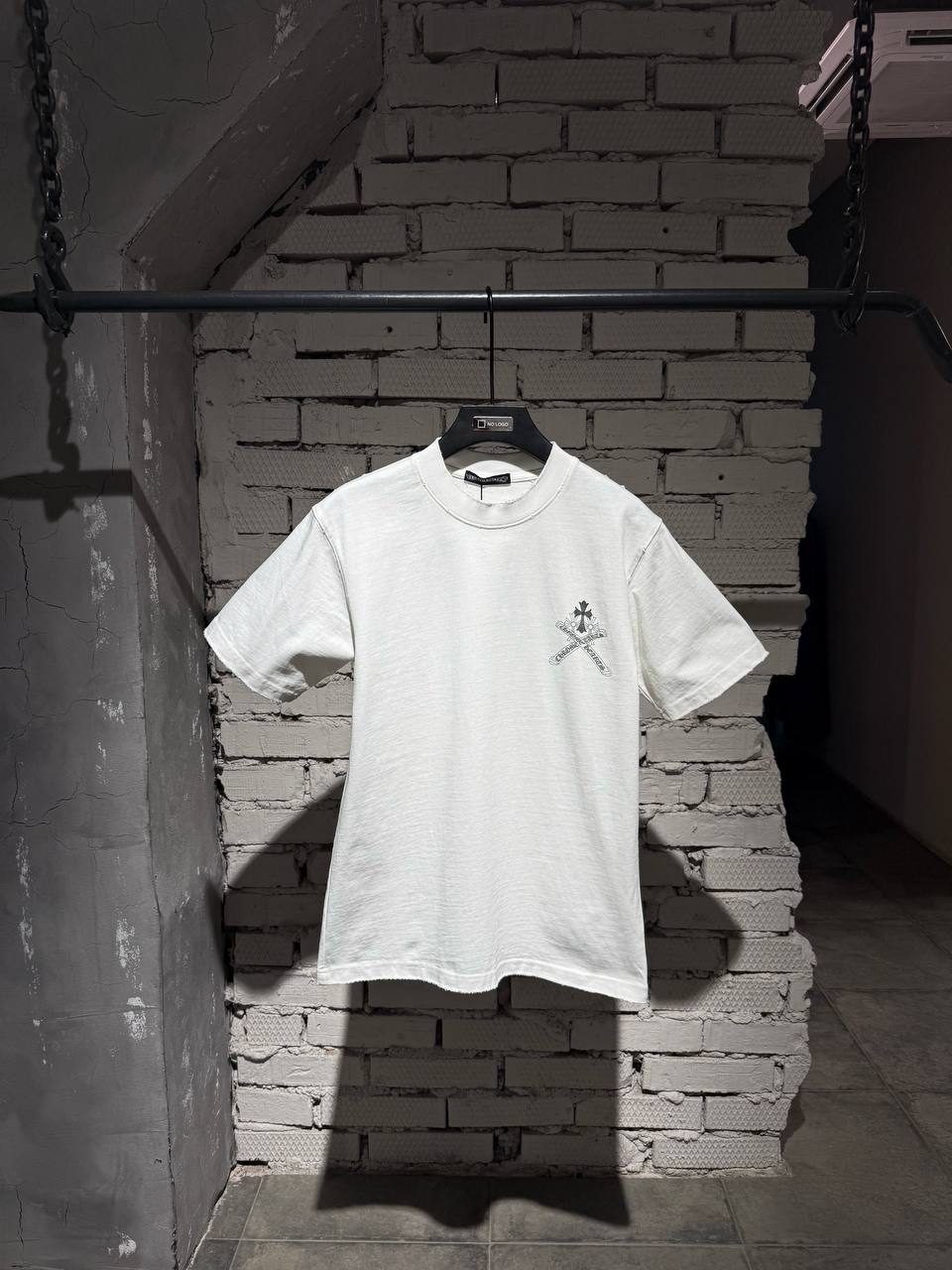 Футболка CHROME HEARTS — NO LOGO STORE