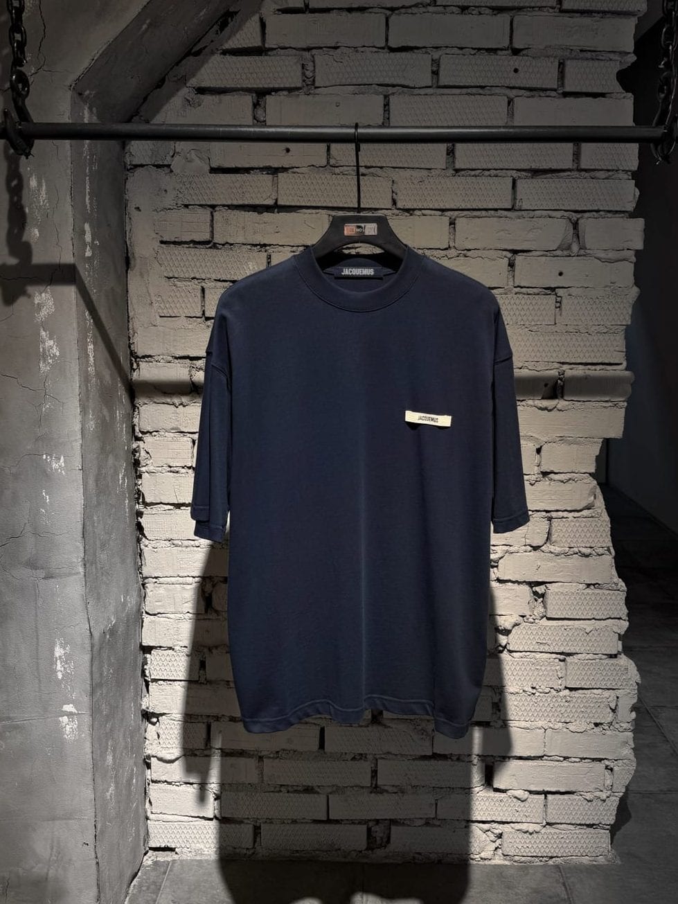 Футболка JACQUEMUS — NO LOGO STORE