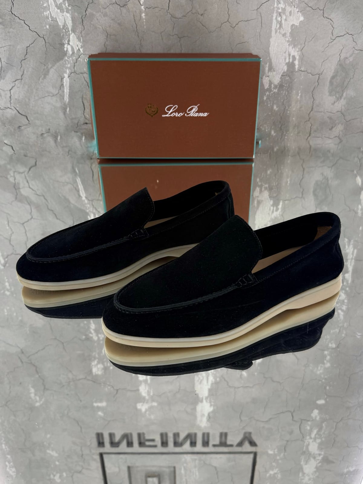 LORO PIANA — NO LOGO STORE