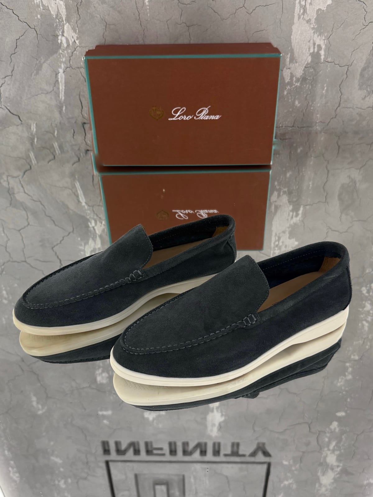 LORO PIANA — NO LOGO STORE