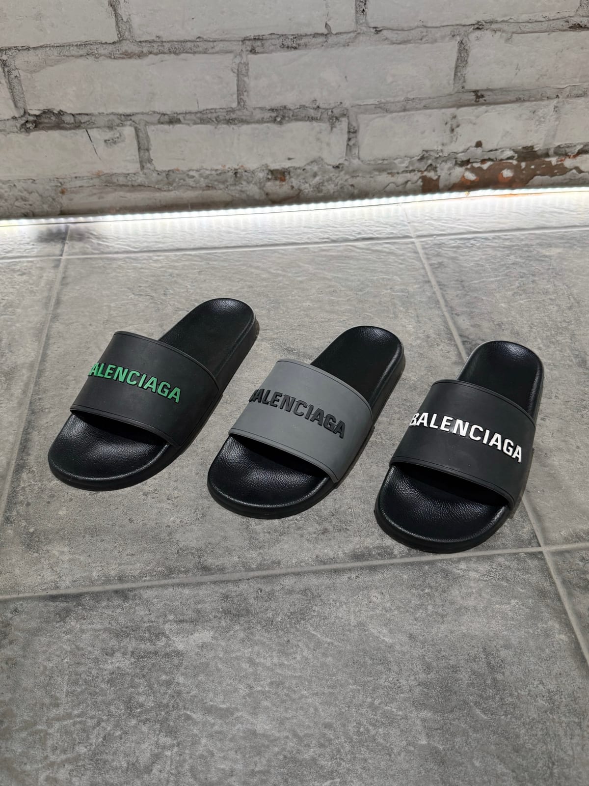 BALENCIAGA / BLACK & WHITE — NO LOGO STORE