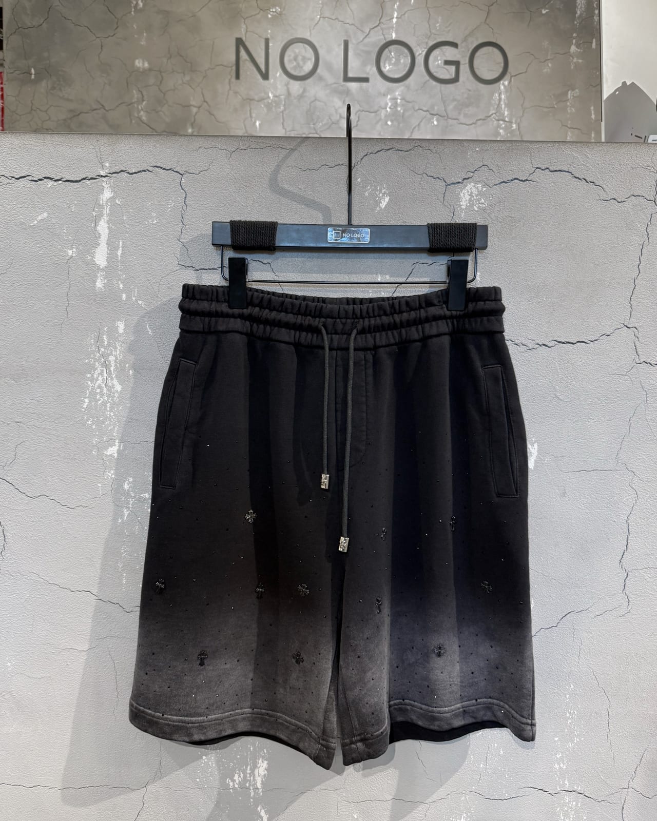 Шорты CHROME HEARTS — NO LOGO STORE