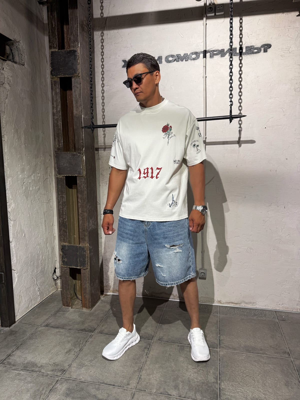 Футболка BALENCIAGA / CREAM — NO LOGO STORE