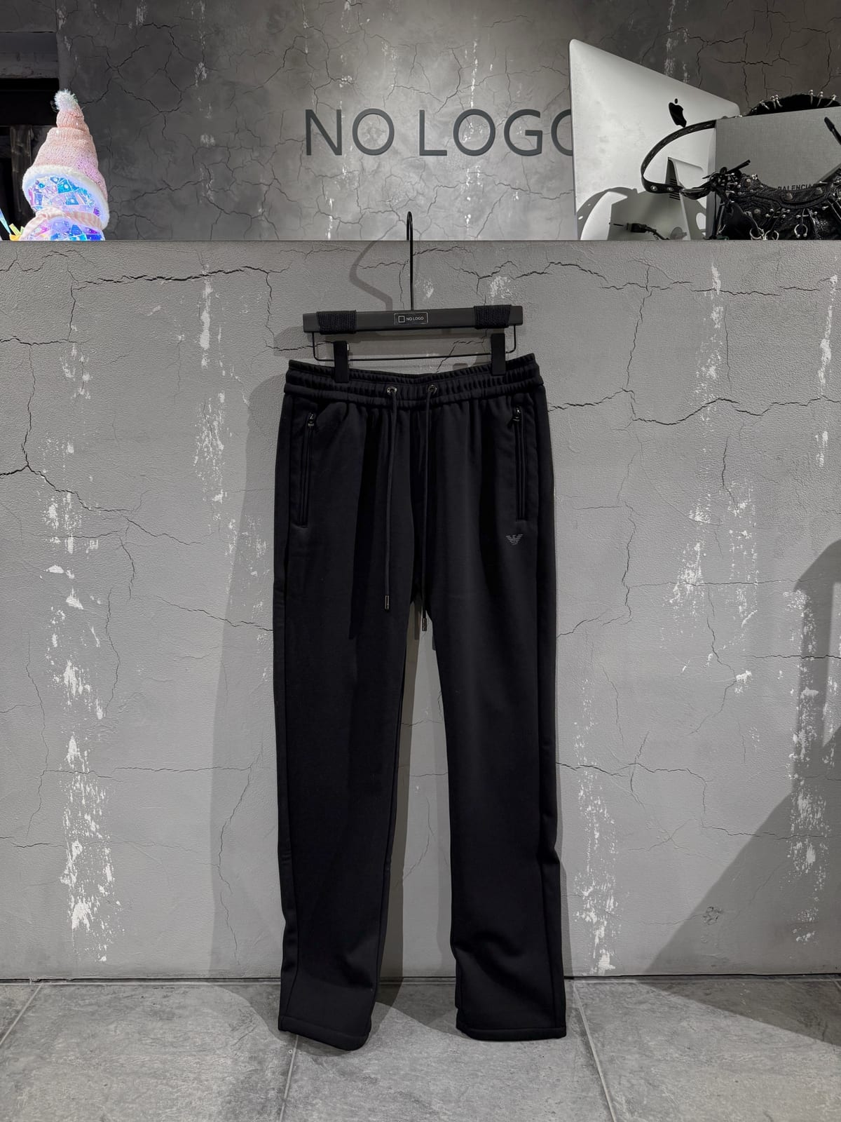 Брюки EMPORIO ARMANI  — NO LOGO STORE