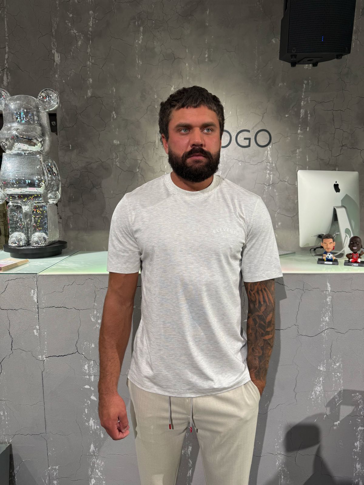 Футболка ELEVENTY — NO LOGO STORE