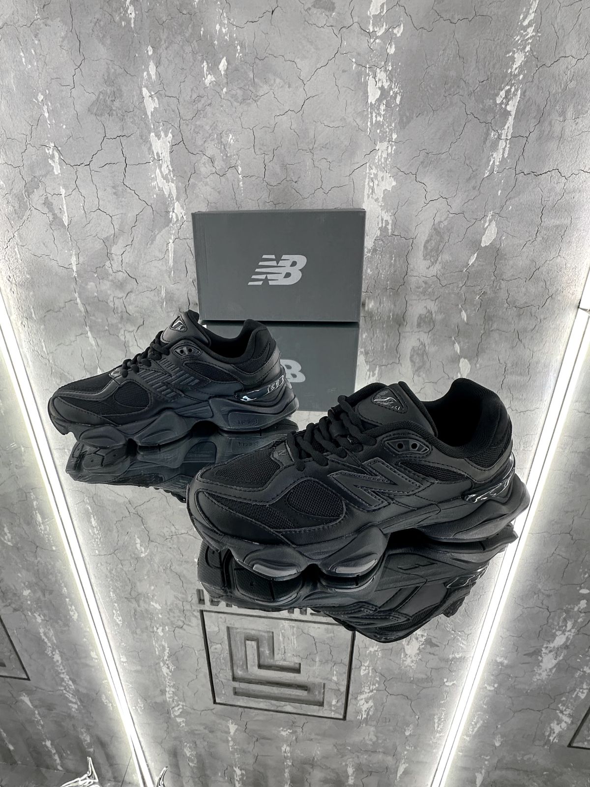 NEW BALANCE — NO LOGO STORE