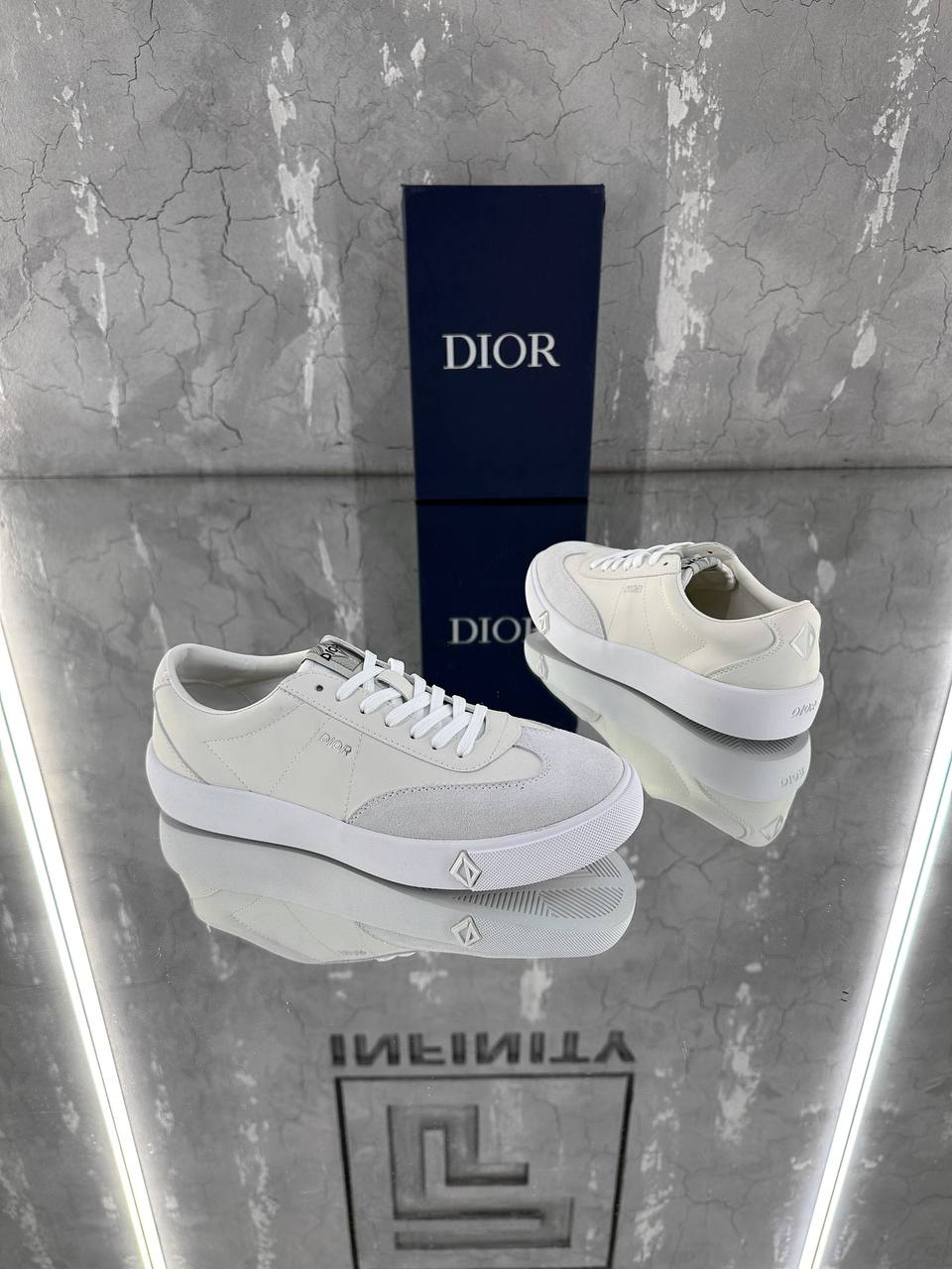 DIOR — NO LOGO STORE