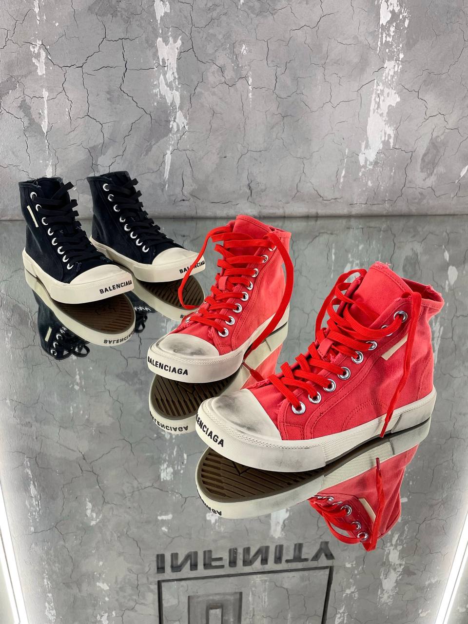 BALENCIAGA / RED — NO LOGO STORE