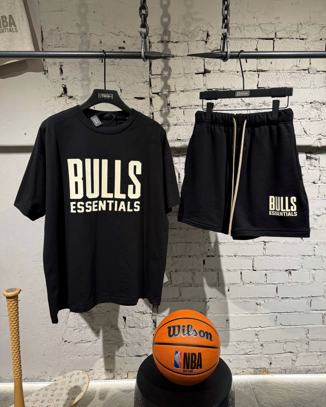 Футболка ESSENTIALS X NBA BULLS — NO LOGO STORE