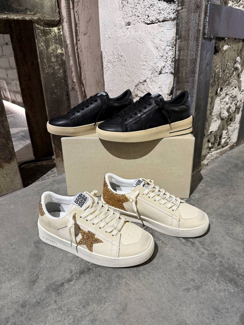 GOLDEN GOOSE — Женское, NO LOGO STORE (фото 2)