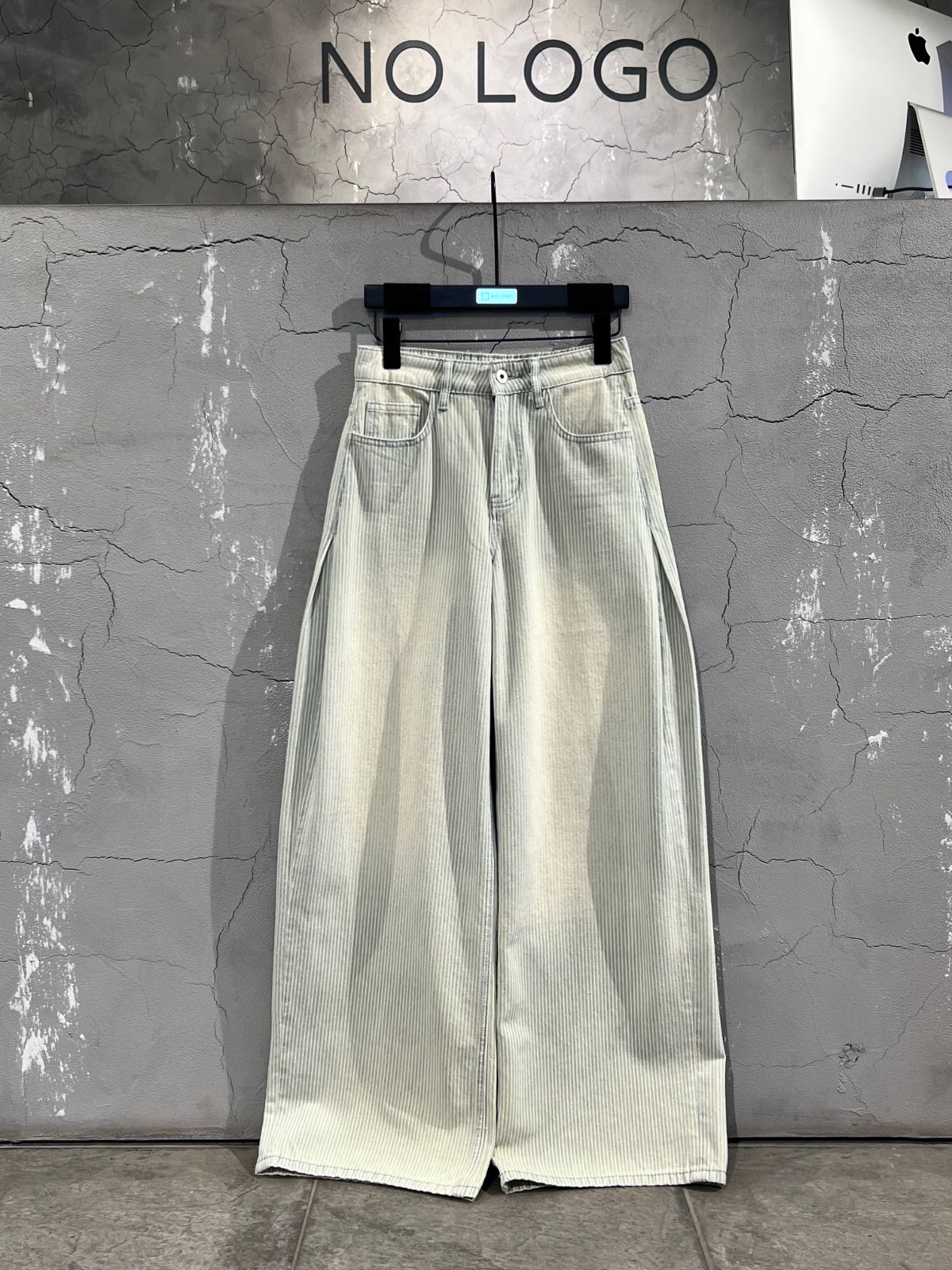 Джинсы — NO LOGO STORE