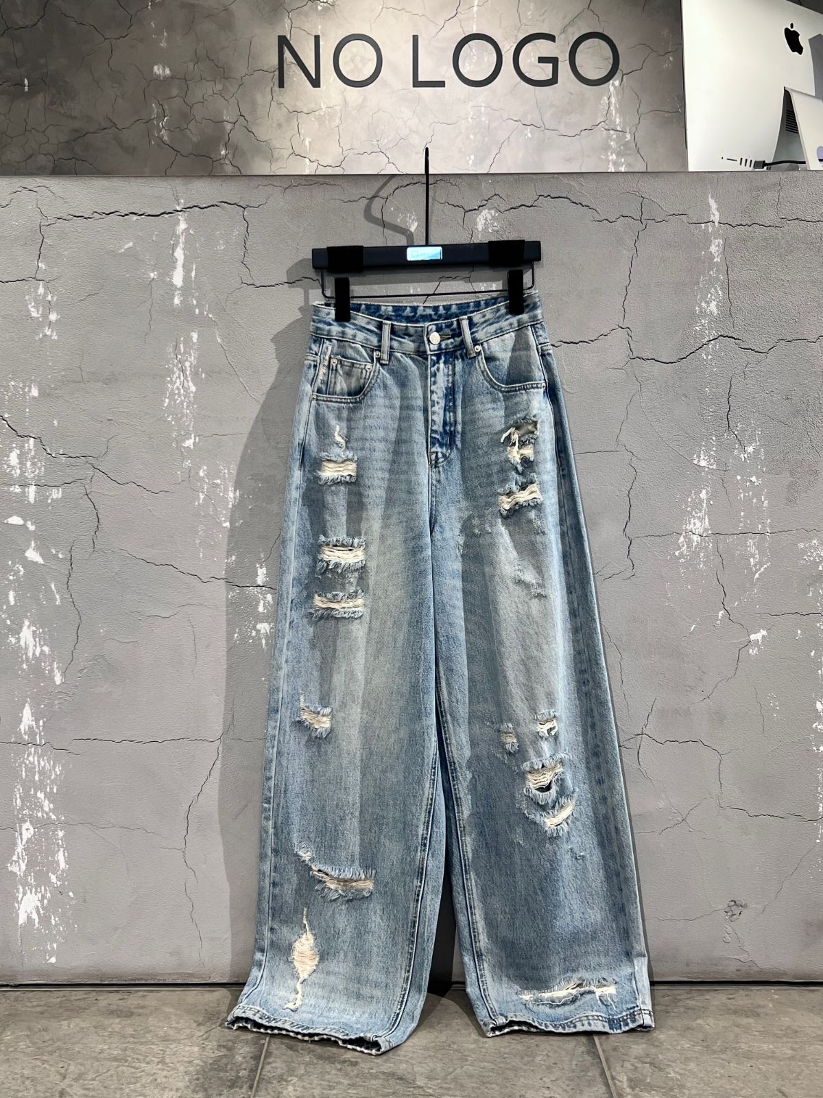Джинсы — NO LOGO STORE