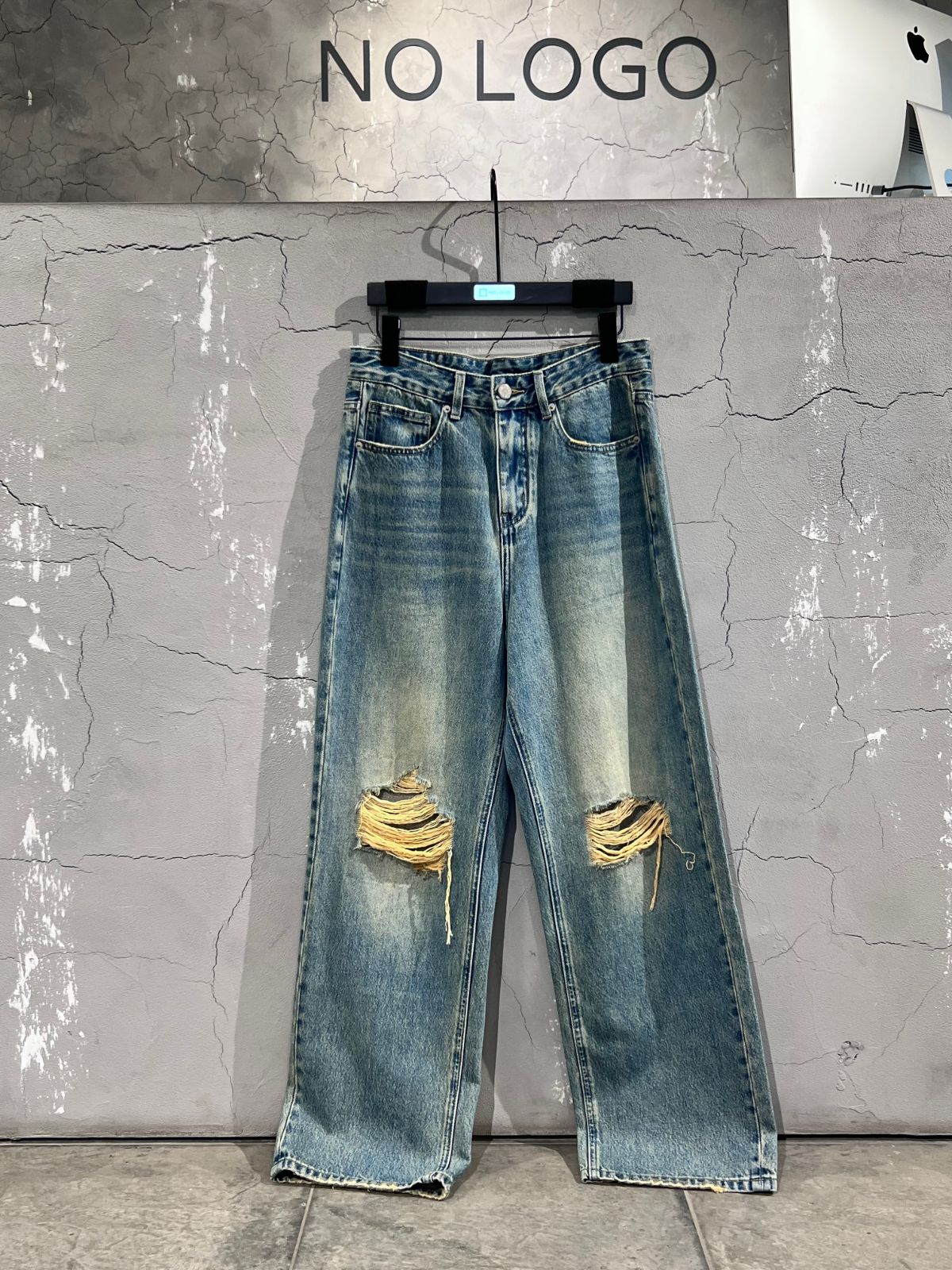 Джинсы — NO LOGO STORE