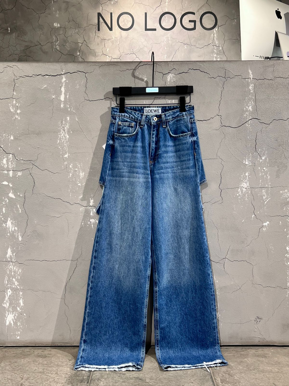Джинсы LOEWE — NO LOGO STORE
