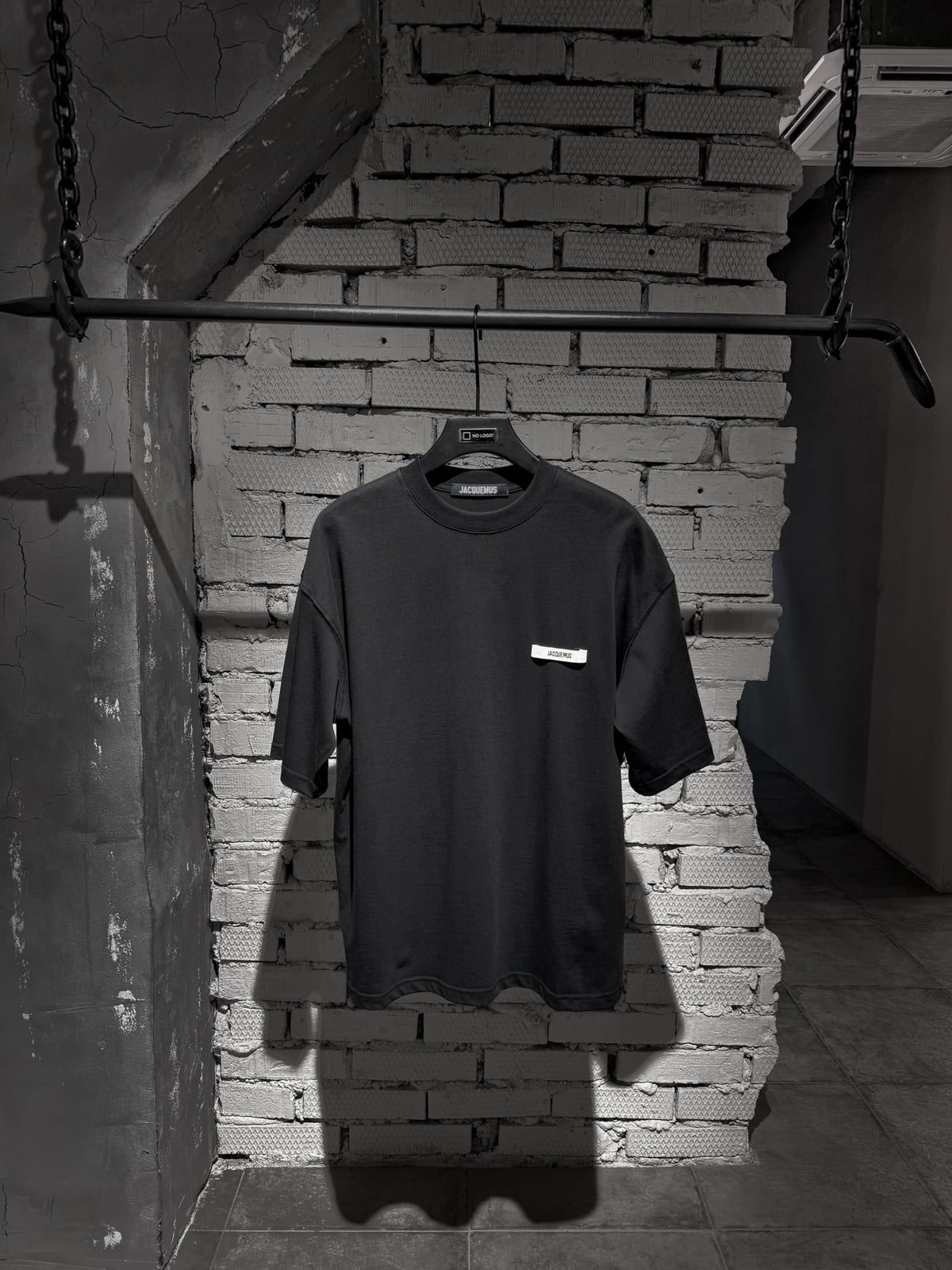 Футболка JACQUEMUS — Женское, NO LOGO STORE (фото 2)
