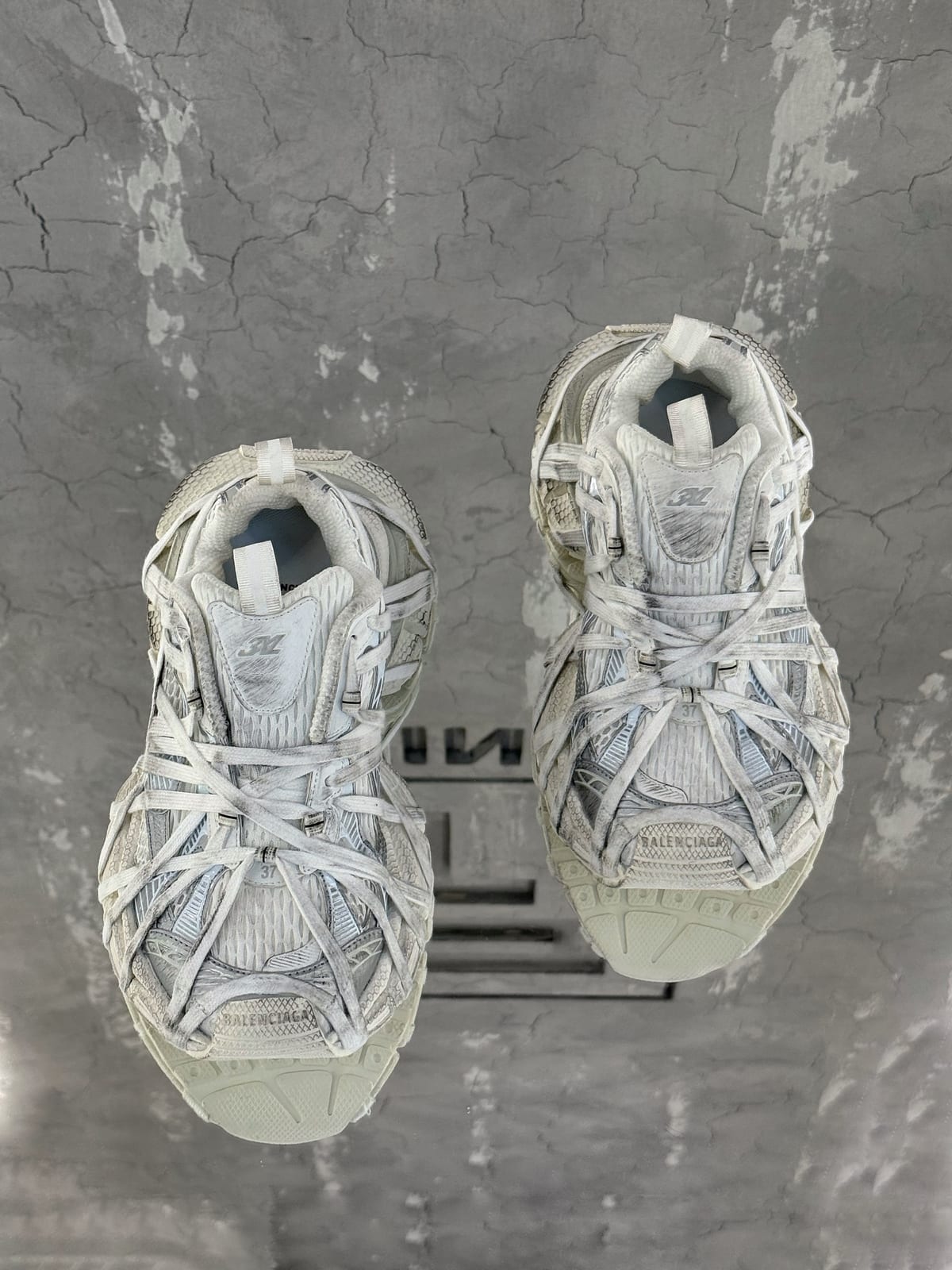 BALENCIAGA — Женское, NO LOGO STORE (фото 3)