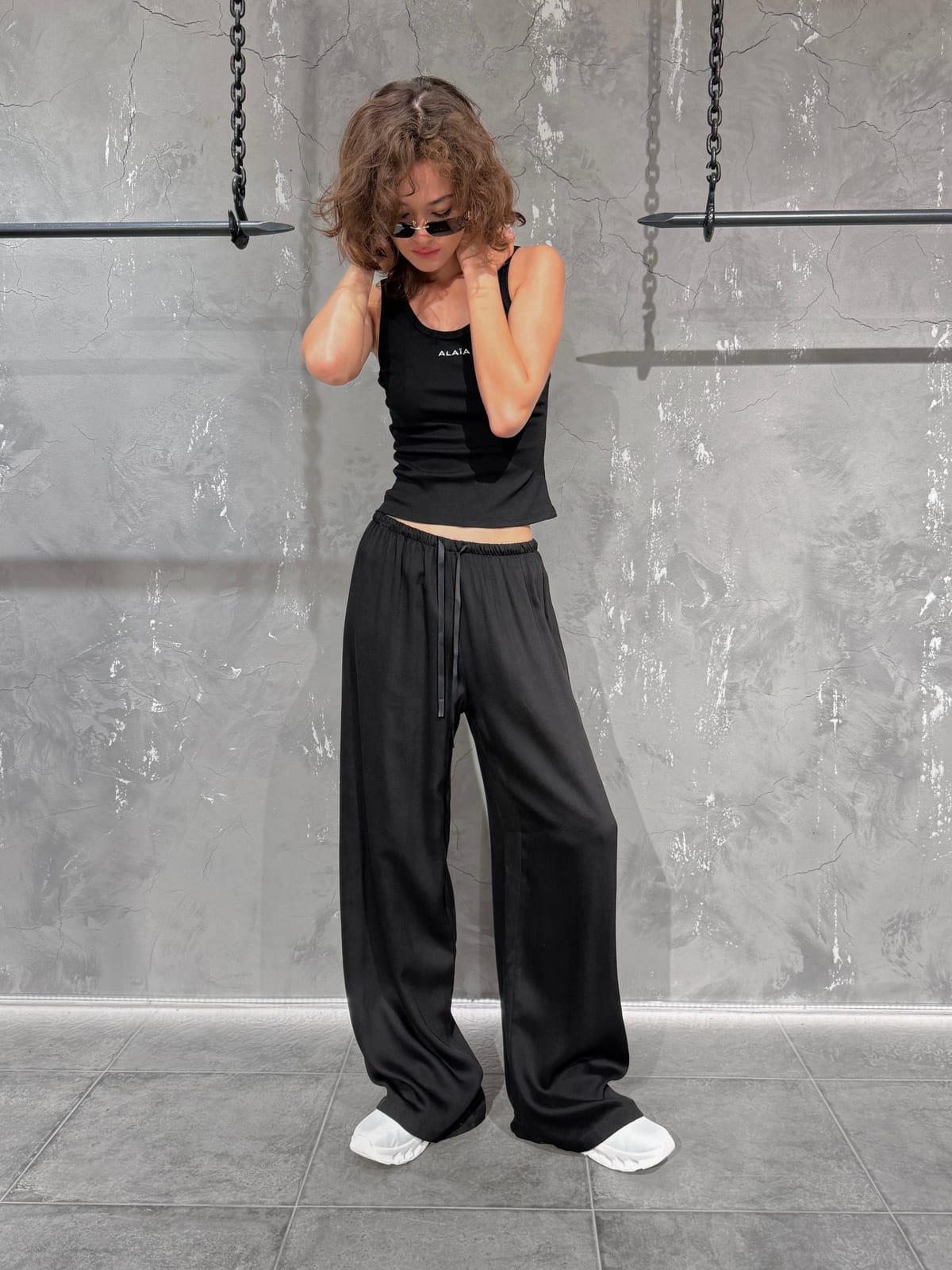 Брюки THE ROW — Женское, NO LOGO STORE (фото 3)