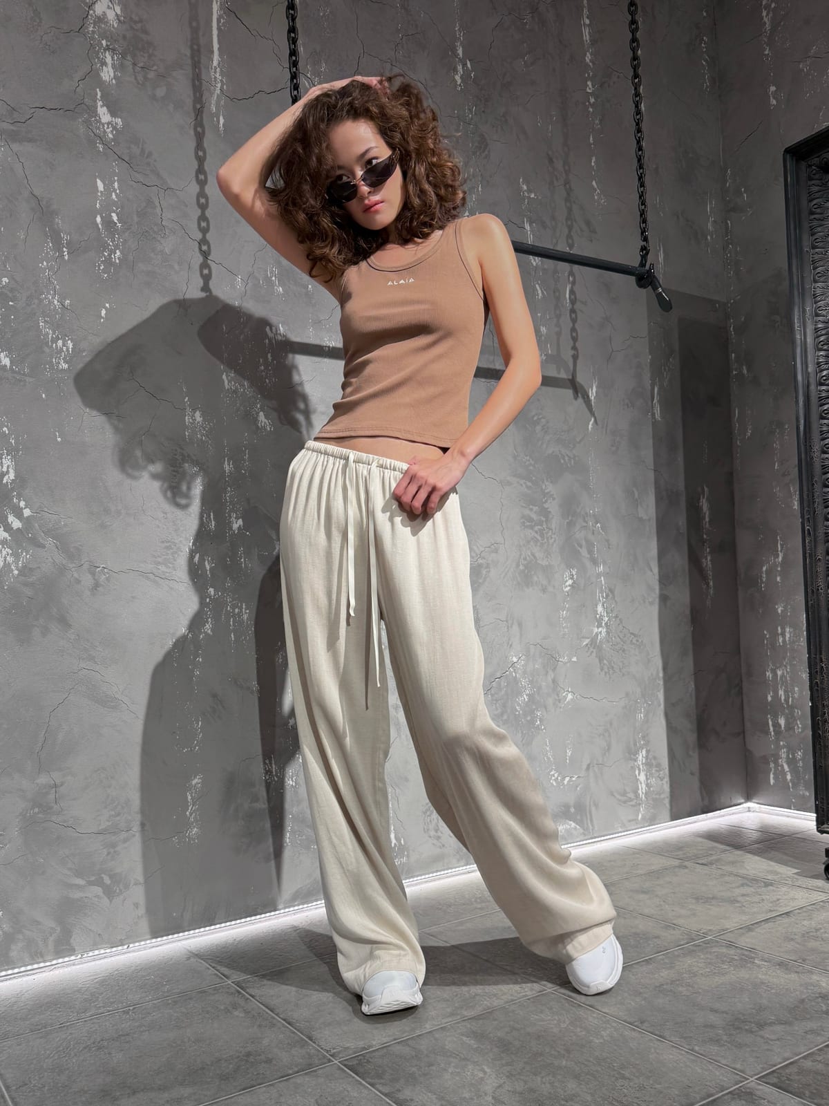 Брюки THE ROW — Женское, NO LOGO STORE (фото 2)